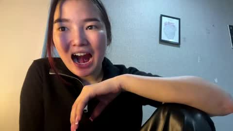Sakura online show from 05-18-26, 03:51