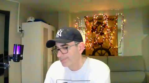 Snapshot of kalem48 chatting on 02-16-25, 10:32 MusicMen49 online show from 02-16-25, 10:32