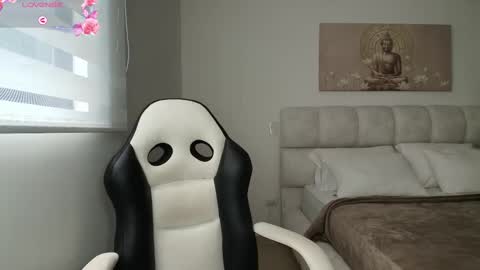 Snapshot of kaliffa_zoe chatting on 09-23-25, 03:59 Zoe online show from 09-23-25, 03:59