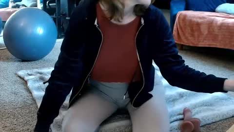 Snapshot of kalikushdreamz chatting on 02-17-25, 06:59 Tara Smith online show from 02-17-25, 06:59