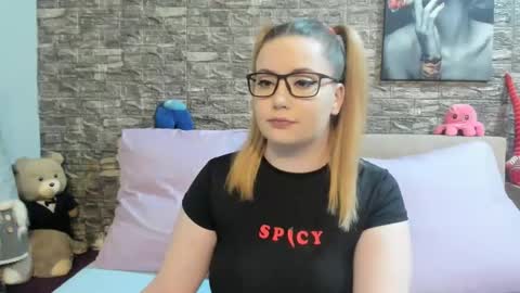Snapshot of kalindahot chatting on 05-31-26, 06:04 kalindahot online show from 05-31-26, 06:04