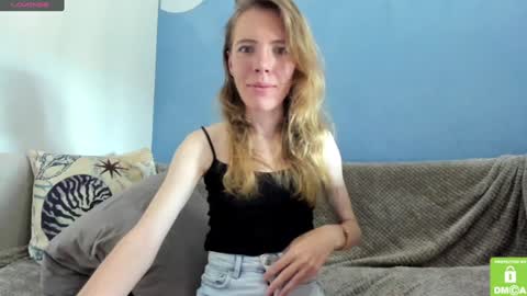 Snapshot of kalisee_ chatting on 12-24-24, 04:33 Kalisee online show from 12-24-24, 04:33