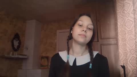 Mari  Simmons online show from 10-27-25, 02:59