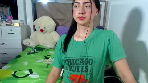 Snapshot of kammi_candy chatting on 07-09-26, 02:48 -- kammi -- online show from 07-09-26, 02:48
