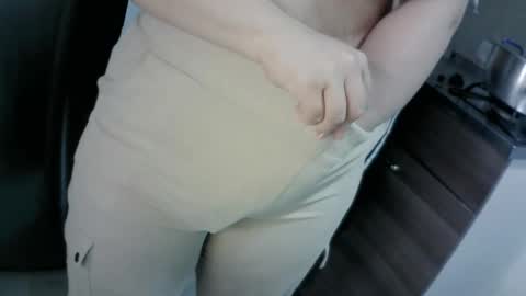 Snapshot of kandy_couple chatting on 02-22-26, 05:44 Vanessa and Kevin online show from 02-22-26, 05:44