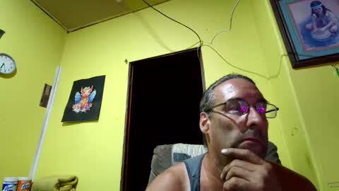 Snapshot of kansasfarmer1 chatting on 10-11-25, 11:25 kansasfarmer1 online show from 10-11-25, 11:25