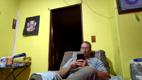 Snapshot of kansasfarmer1 chatting on 10-19-25, 11:38 kansasfarmer1 online show from 10-19-25, 11:38