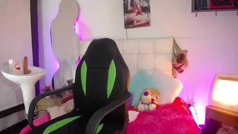 Snapshot of kaoz_33 chatting on 01-23-25, 08:45 kaoz_33 online show from 01-23-25, 08:45