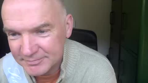 Robbie online show from 02-04-25, 03:57