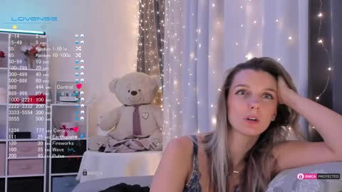 Snapshot of karamelsw chatting on 02-07-25, 12:09 Julia online show from 02-07-25, 12:09