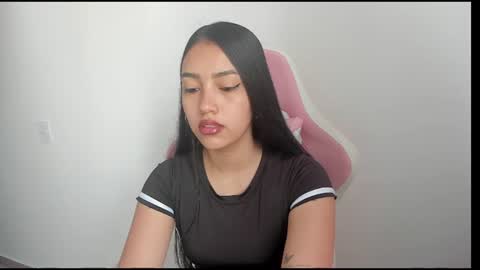 Snapshot of karely_sweet_ chatting on 06-18-26, 01:37 karely_sweet_ online show from 06-18-26, 01:37
