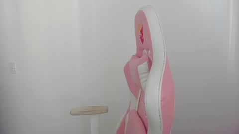 Snapshot of karely_sweet_ chatting on 06-25-26, 02:10 karely_sweet_ online show from 06-25-26, 02:10