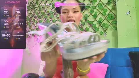 Karen  online show from 10-04-25, 02:37