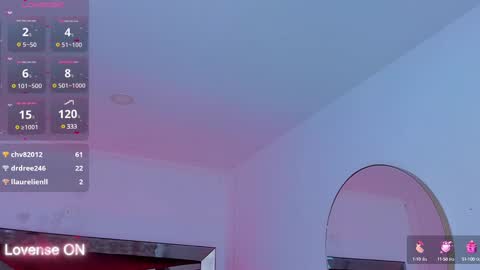 Snapshot of karenpautt chatting on 02-14-25, 09:53 Karen online show from 02-14-25, 09:53