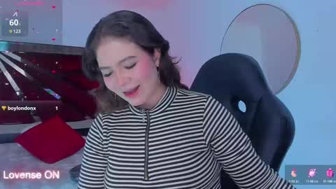 Snapshot of karenpautt chatting on 02-19-25, 05:38 Karen online show from 02-19-25, 05:38