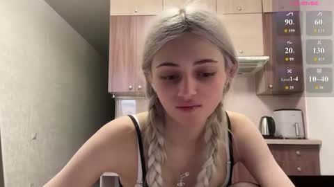 Snapshot of karensimilton chatting on 06-28-26, 02:34 May online show from 06-28-26, 02:34