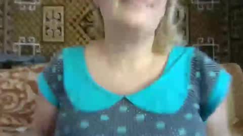 Snapshot of karilina_hi chatting on 12-14-24, 12:33 Karilina Hi online show from 12-14-24, 12:33