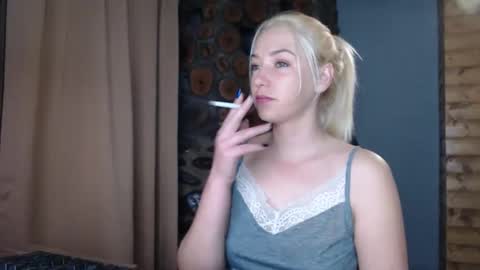 Snapshot of karina_fun chatting on 12-15-25, 03:11 karina online show from 12-15-25, 03:11