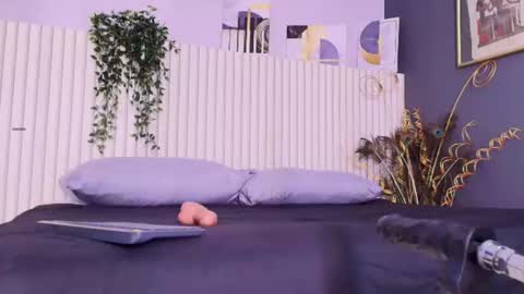 Snapshot of karina_gomez_18 chatting on 06-12-26, 10:47 Kari online show from 06-12-26, 10:47