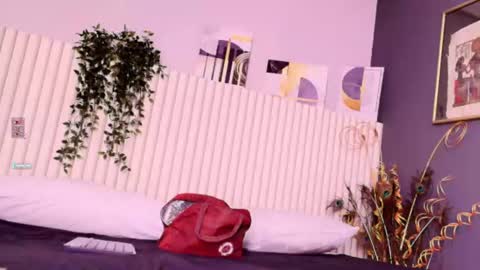 Snapshot of karina_gomez_18 chatting on 06-30-26, 11:00 Kari online show from 06-30-26, 11:00