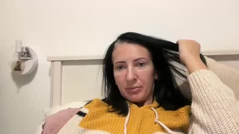 Snapshot of karinablair chatting on 12-19-24, 04:46 Karina online show from 12-19-24, 04:46