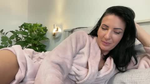 Snapshot of karinablair chatting on 12-25-24, 09:34 Karina online show from 12-25-24, 09:34