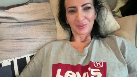 Karina online show from 12-31-24, 02:14