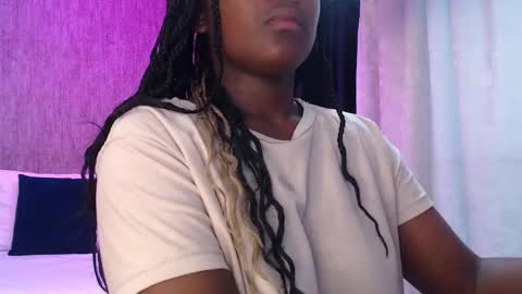 Snapshot of karinaflowers_ chatting on 02-25-26, 11:42 Im Karina online show from 02-25-26, 11:42