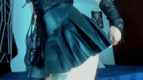 Snapshot of karinna__raven chatting on 10-10-25, 12:20 KARINNA RAVEN online show from 10-10-25, 12:20