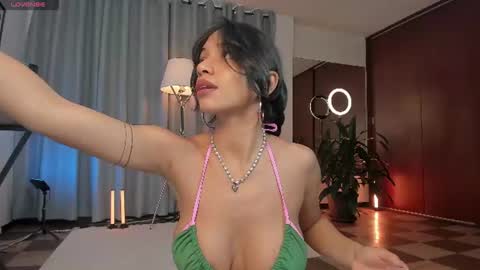 Snapshot of karinnixx chatting on 07-04-26, 05:19 Karin online show from 07-04-26, 05:19