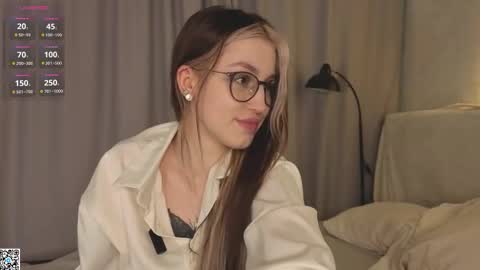 Snapshot of karissahintze chatting on 02-15-26, 07:51 Grace online show from 02-15-26, 07:51