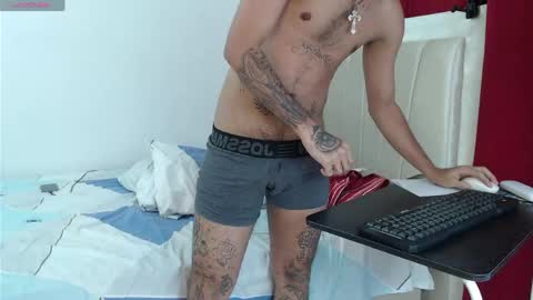 Snapshot of karl_kalvin chatting on 05-16-26, 02:52 KARLA Y KALVIN online show from 05-16-26, 02:52