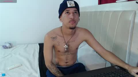 Snapshot of karl_kalvin chatting on 05-19-26, 11:55 KARLA Y KALVIN online show from 05-19-26, 11:55