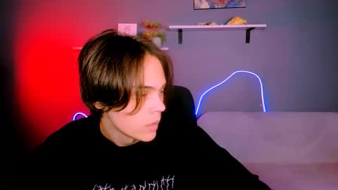 Snapshot of karl_mans chatting on 10-16-25, 12:50 Karl online show from 10-16-25, 12:50