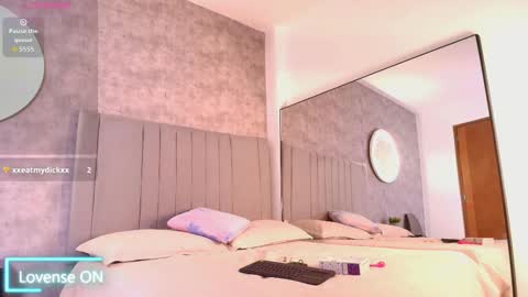 Snapshot of karla__ruiz chatting on 09-19-25, 06:30 Karla online show from 09-19-25, 06:30