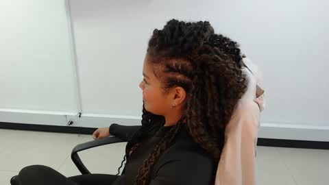 Snapshot of karla_cg chatting on 02-18-25, 02:05 karla_cg online show from 02-18-25, 02:05