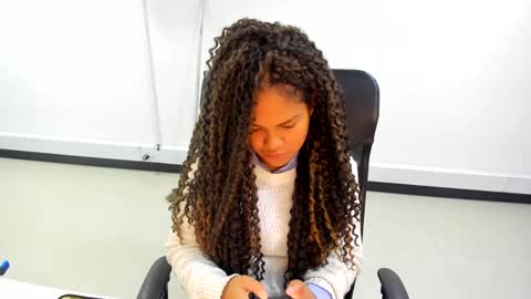 Snapshot of karla_cg chatting on 02-26-25, 12:49 karla_cg online show from 02-26-25, 12:49