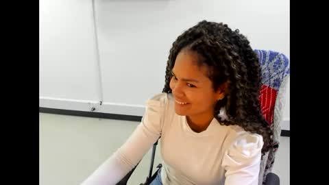 Snapshot of karla_cg chatting on 02-27-25, 02:32 karla_cg online show from 02-27-25, 02:32