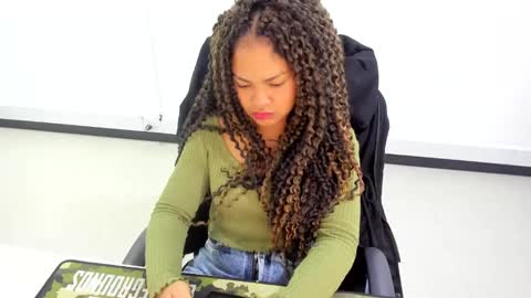 Snapshot of karla_cg chatting on 02-27-25, 07:15 karla_cg online show from 02-27-25, 07:15