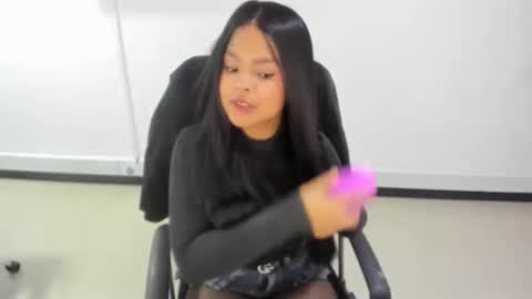 Snapshot of karla_cg chatting on 10-09-25, 07:56 karla_cg online show from 10-09-25, 07:56