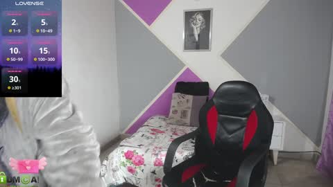 Snapshot of karla_charloby chatting on 12-28-24, 07:43 Karla online show from 12-28-24, 07:43