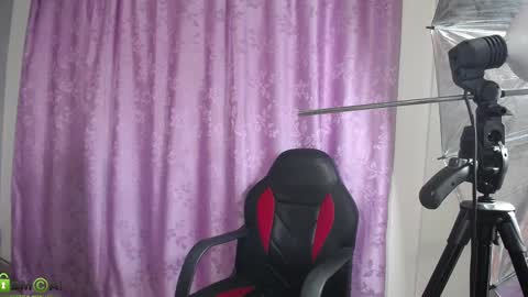 Snapshot of karla_charloby chatting on 02-22-25, 07:14 Karla online show from 02-22-25, 07:14