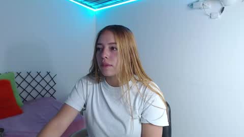 Snapshot of karla_charloby chatting on 09-23-25, 01:25 Karla online show from 09-23-25, 01:25