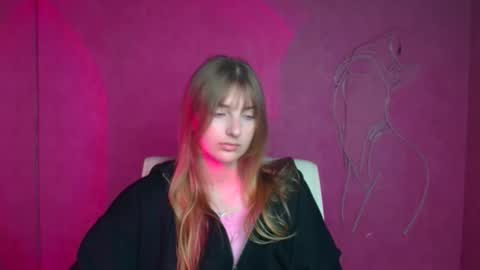 Snapshot of karla_flower chatting on 09-16-25, 05:08 Karla online show from 09-16-25, 05:08