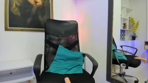 Snapshot of karla_gonzaless chatting on 10-03-25, 10:01 Karla Gonzaless online show from 10-03-25, 10:01