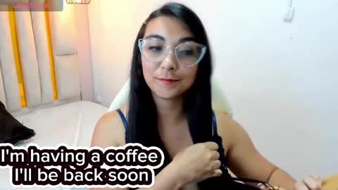 Snapshot of karla_hernandez chatting on 01-29-25, 10:48 Karla online show from 01-29-25, 10:48