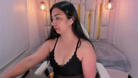 Snapshot of karla_hernandez chatting on 02-06-25, 10:48 Karla online show from 02-06-25, 10:48