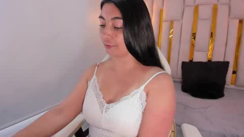 Snapshot of karla_hernandez chatting on 02-17-25, 02:04 Karla online show from 02-17-25, 02:04