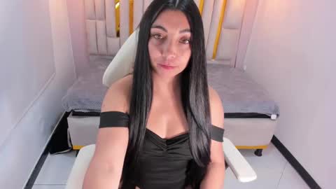 Snapshot of karla_hernandez chatting on 03-10-25, 01:54 Karla online show from 03-10-25, 01:54