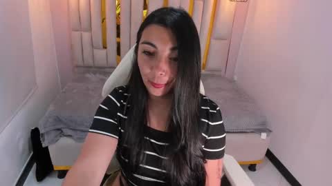 Snapshot of karla_hernandez chatting on 03-12-25, 05:07 Karla online show from 03-12-25, 05:07